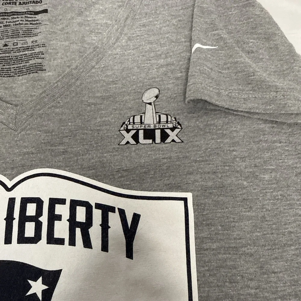 New‎ England Patriots Nike Super Bowl XLIX Champions T-shirt Women's Large Grey